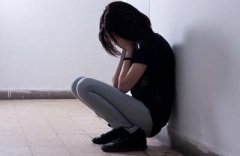 【南京看抑郁专业专科】抑郁患者早期的表现是怎样的?